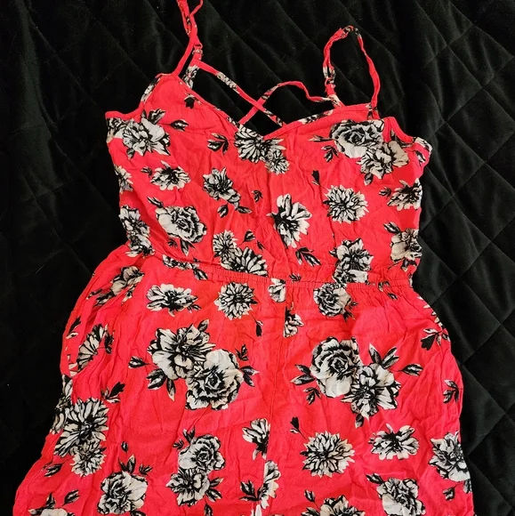 2 Cute Rompers - Picture 5 of 12